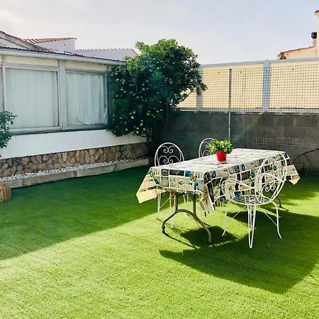 Magnifica Casa Con Jardin Y Barbacoa En * Roses
